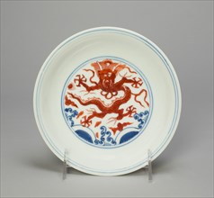 Dish with Dragons above Waves, Ming dynasty (1368-1644), Wanli reign mark and period (1573-1620).