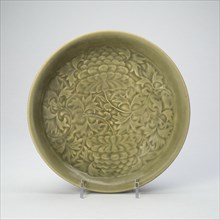 Dish with Peony Scroll, Jin dynasty, (1115-1234), early 12th century.