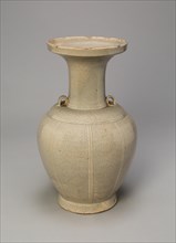 Trumpet-Mouthed Bottle with Abstract Floral Designs, Five Dynasties period (907-960).
