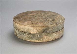 Round Covered Box with Flowers and Leaves, Tang dynasty (618-907).