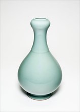 Pear-Shaped Vase, Qing dynasty (1644-1911), 18th/19th century.