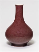 Bottle-Shaped Vase with Globular Body, Qing dynasty (1644-1911), c. 19th century.