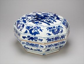 Octagonal Box with Birds, Peony Flowers, and Peach Branches, Ming dynasty (1368-1644), Jiajing reign mark and period (1522-1566).