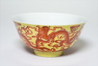 Bowl with Entwined Dragons, Qing dynasty (1644-1911), Qianlong reign mark and period (1736-1795).