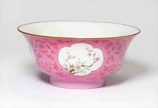 Pink-Ground Famille-Rose Bowl, Qing dynasty (1644-1911).