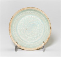Saucer-Shaped Dish with Fish, Song dynasty (960-1279).