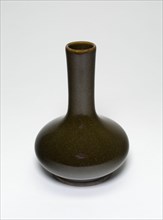 Bottle-Shaped Vase, Qing dynasty (1644-1911), c. 18th century.