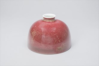 Peachbloom-glazed waterdropper (taibaizun), Qing dynasty (1644-1911), Kangxi reign mark and period of (1662-1722).