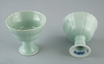 Lotus Stemcup, Qing dynasty (1644-1911), Qianlong reign mark and period (1736-1795).