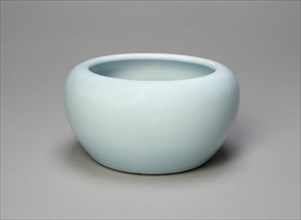 Brush Washer with Incurved Rim, Qing dynasty (1644-1911), Qianlong reign mark and period (1736-1795).