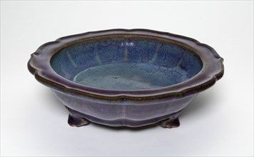 Foliate Dish with Three Feet, Song dynasty (960-1279).