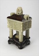 Censer in the Form of an Ancient Bronze Rectangular Cauldron (Fangding), Qing dynasty (1644-1911).