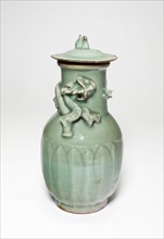 Vase with Lizard, Song dynasty (960-1279).