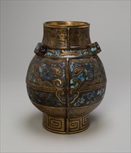 Jar in the Form of Ancient Bronze Vessel, Qing dynasty, Qianlong reign (1736-1795).