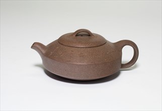 Teapot, Qing dynasty (1644-1911), 18th century.
