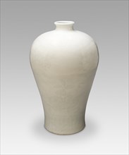 Vase (Meiping) with Peach, Pomegranate, Peapod, and Lychee, Ming dynasty (1368-1644), Yongle period (1403-1424).