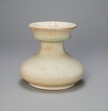 Broad Pear-Shaped Jar with Concave Lid, Tang dynasty (618-907), 8th century.