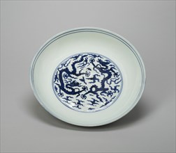 Dish with Dragons, Flaming Pearls, and Cloud Scrolls, Ming dynasty (1368-1644), Jiajing reign mark and period (1522-1566).