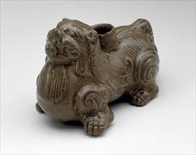 Stand in the Form of a Crouching Lion, Western Jin dynasty, (265-316), late 3rd century.