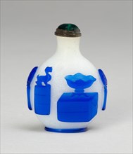 Snuff Bottle with Stem Bowl, Seal, and Books, Qing dynasty (1644-1911), 1750-1800.