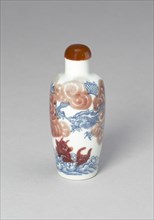 Snuff Bottle with a Dragon and a Carp, Qing dynasty (1644-1911), 19th century.