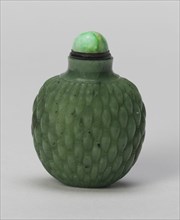 Spade-Shaped Snuff Bottle with Basketweave Patterns, Qing dynasty (1644-1911), 1770-1850.