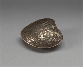 Box in the Form of a Clamshell, Tang dynasty (618-907 A.D.), c. 700/50.