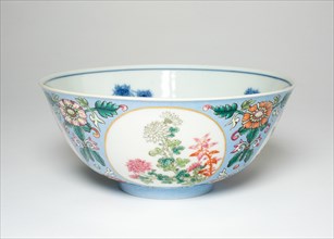 Bowl with Peonies and Chrysanthemums, Qing dynasty (1644-1911), Daoguang reign mark and period (1821-1850).