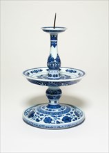 Pricket Candlestick, Qing dynasty (1644-1911), Qianlong reign mark (1736-1795), 18th/19th century.