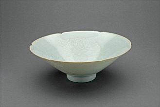 Lobed Bowl with Lotus Scrolls, Southern Song dynasty (1127-1279).