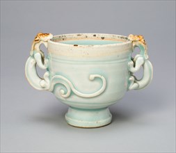 Double-Handled Cup with Handles in the Form of Chi (Hornless) Dragons, Southern Song (1127-1279) or Yuan dynasty (1279-1368), 13th century.