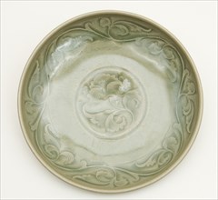 Dish with Undulating Peony-Leaf Scrolls, Northern Song dynasty (960-1127).