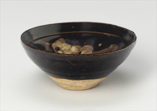 Bowl with Winding Strokes, Southern Song (1127-1279) or Yuan dynasty (1271-1368), 12th/14th century.