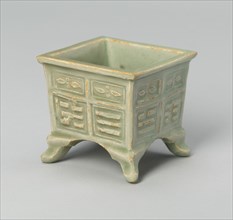 Square Jar with Archaistic "Trigrams" and Floral Scrolls, Yuan (1271-1368) or Ming dynasty (1368-1644), c. 14th/16th century.