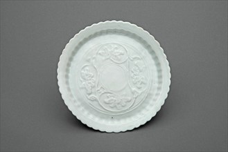 Lobed Dish with Lotus Scrolls, Yuan dynasty (1271-1368), first half of the 14th century.