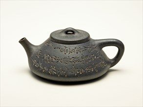 Teapot Shaped like a Bamboo Hat, Qing dynasty (1644-1911), first half of the 19th century.