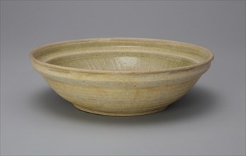 Dish with Incised Fan Pattern, 14th century.