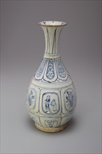 Pear-Shaped (Yuhuchun) Bottle with Everted Lip, 15th century.