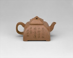 Guleng Teapot, Qing dynasty (1644-1911), early 19th century.