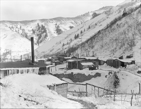 Utah coal mining, Consumers near Price, Utah., 1936. Creator: Dorothea Lange.