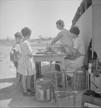 Drought refugees in Phoenix, Arizona, 1936. Creator: Dorothea Lange.