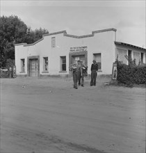 During the cotton strike, Kern County, California, 1938. Creator: Dorothea Lange.
