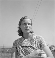 Young woman from a South Dakota farm where her family..., Merrill, Klamath County, Oregon, 1939. Creator: Dorothea Lange.