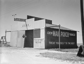 U.S. 99, Fresno County, California, 1939. Creator: Dorothea Lange.