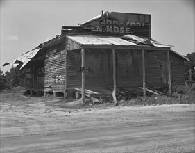 Abandoned store, Advance, Alabama, 1935 or 1936. Creator: Walker Evans.
