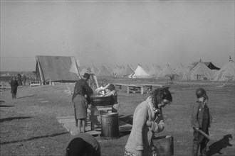 Facilities for washing in the camp for white flood refugees at Forrest City, Arkansas.