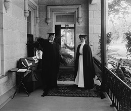 Ruggles, Gen., son & daughter?, at Soldier's Home, between 1890 and 1910.