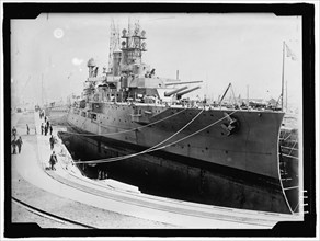 Ship, between 1909 and 1914.