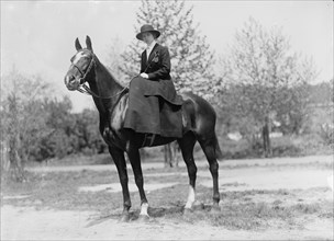 Horse Shows. Helen Buchanan, 1912.