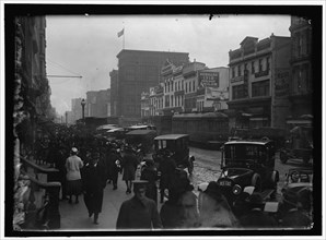Street Scene, between 1913 and 1918.